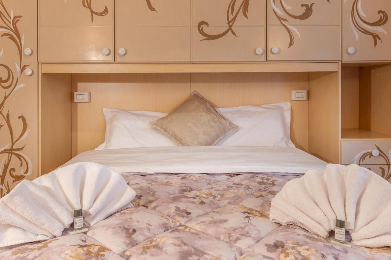 Apartment Pinzochere Artistic For Family Florence