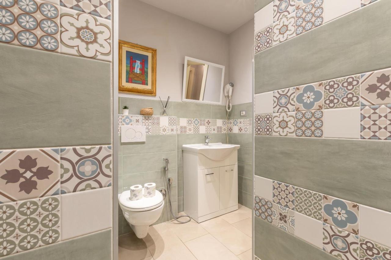 Apartment Pinzochere Artistic For Family Florence