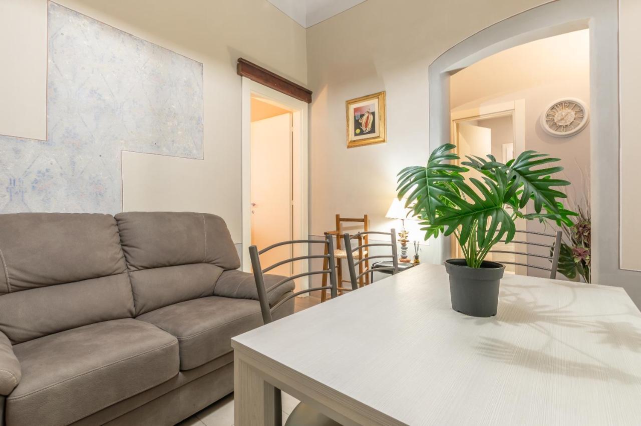 Pinzochere Artistic For Family Apartment