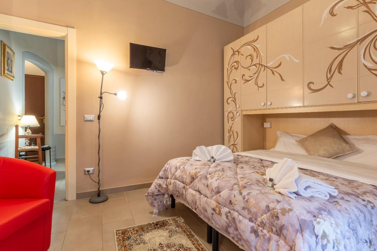 Pinzochere Artistic For Family Apartment Florence