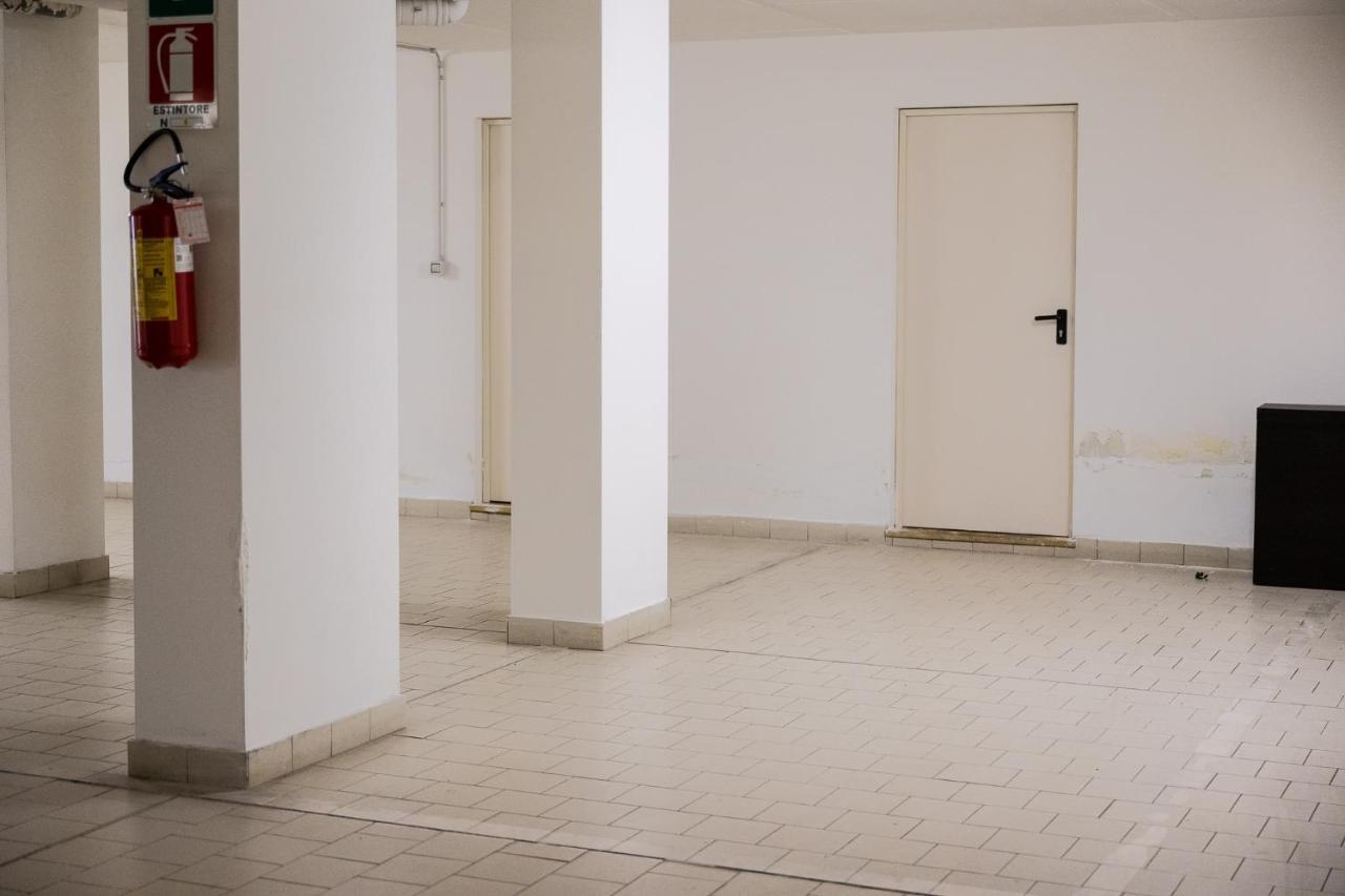 Elegant Location In - 2 Free Parking! Apartment *