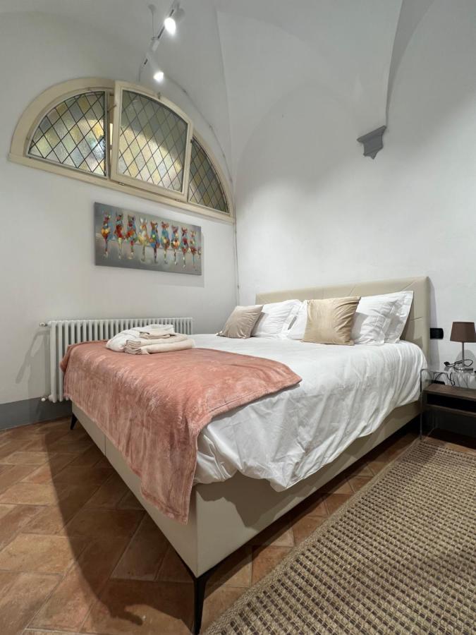 Unique And Antique Apartment *