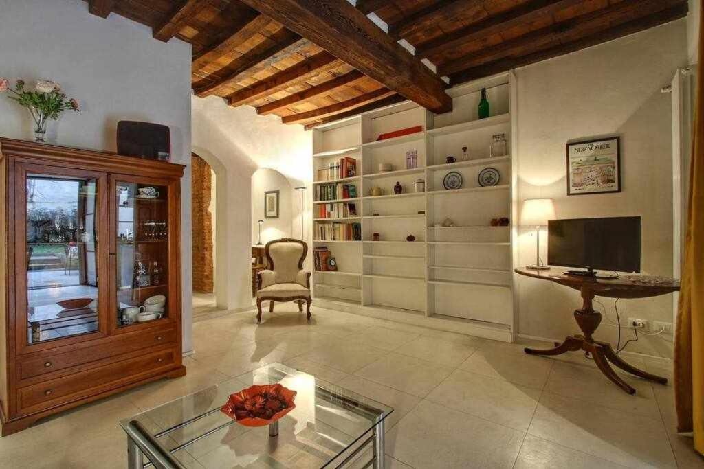 Apartment Il Tulipano With Patio
