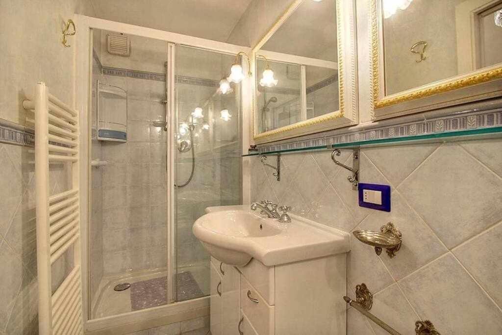 Santa Croce Elegant With Garage Apartment