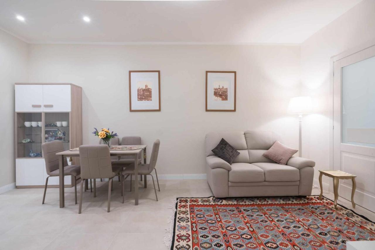 Bargello Cozy With Two Bedrooms Apartment *