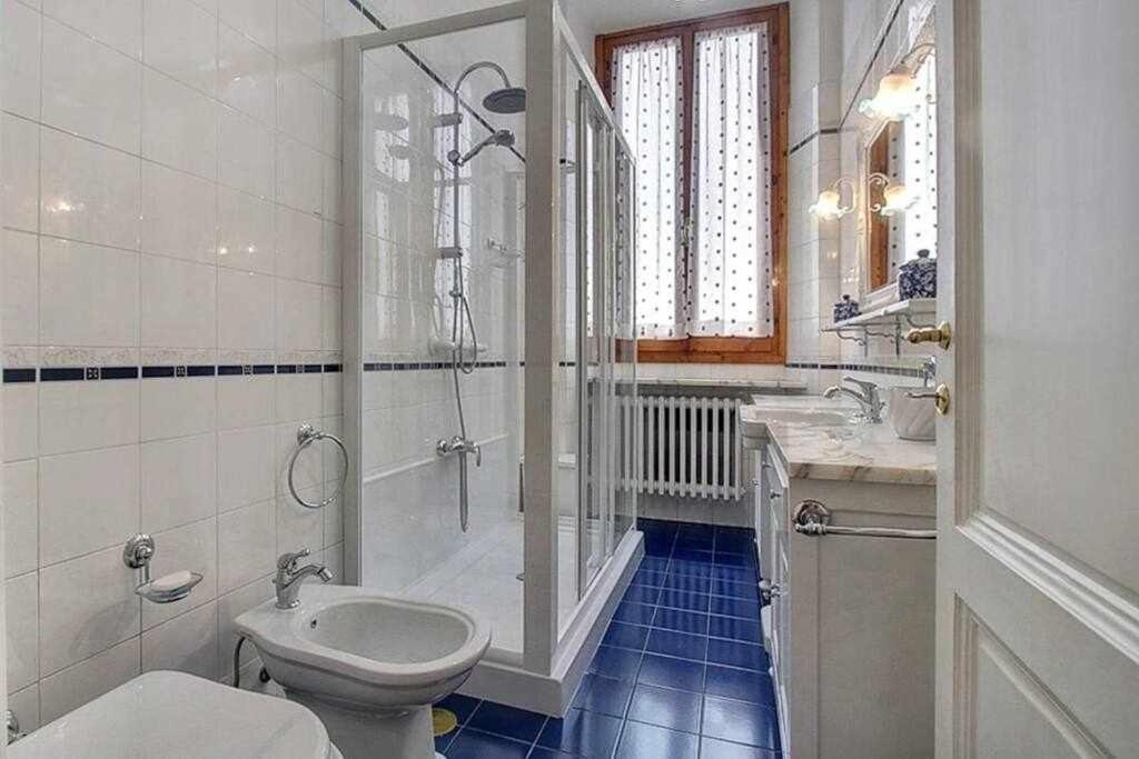 Santa Croce Elegant With Garage Apartment Florence
