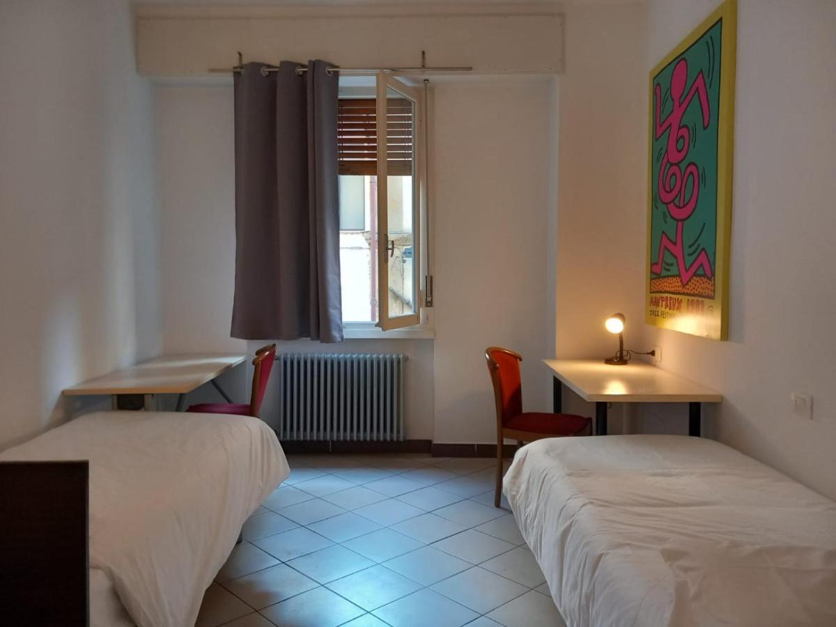 Guicciardini Second Floor Apartment Florence