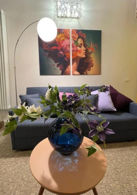 Donna Di Fiori Florence