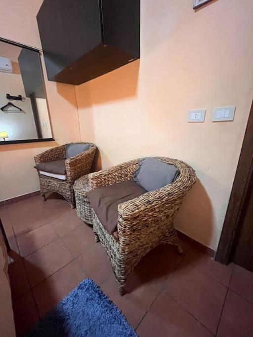 Very Central-100mt From Train Station Appartement *