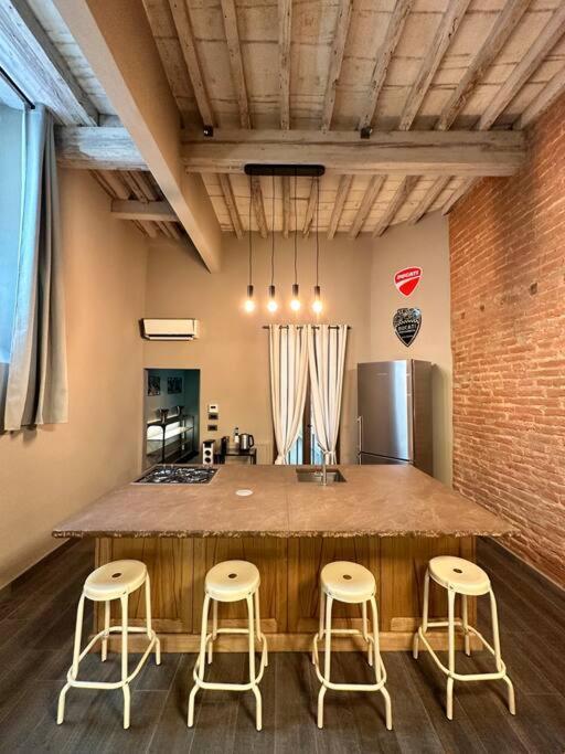 Lambe Next To Ponte Vecchio And Uffizi - Lovetheapartments Apartment