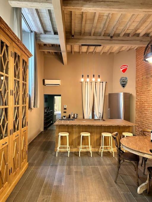 Lambe Next To Ponte Vecchio And Uffizi - Lovetheapartments Apartment Florence