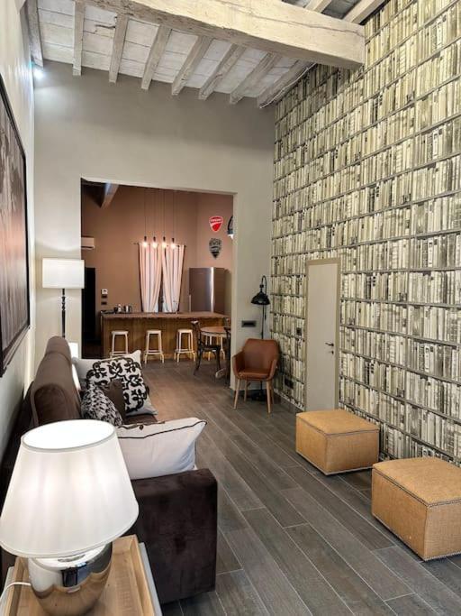 Apartment Lambe Next To Ponte Vecchio And Uffizi - Lovetheapartments