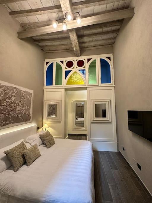 Lambe Next To Ponte Vecchio And Uffizi - Lovetheapartments Apartment Florence