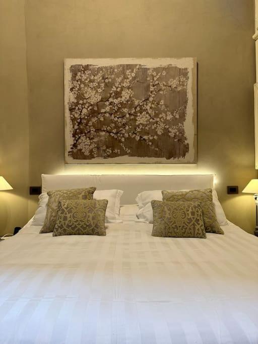 Lambe Next To Ponte Vecchio And Uffizi - Lovetheapartments *