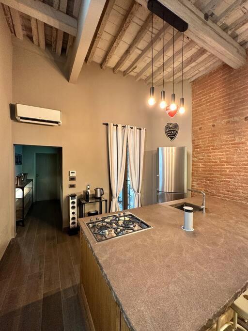 Apartment Lambe Next To Ponte Vecchio And Uffizi - Lovetheapartments Florence