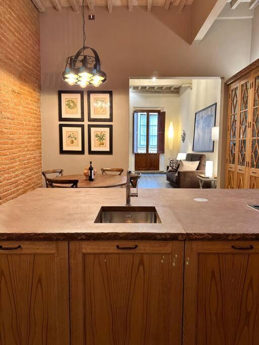 Lambe Next To Ponte Vecchio And Uffizi - Lovetheapartments * Florence