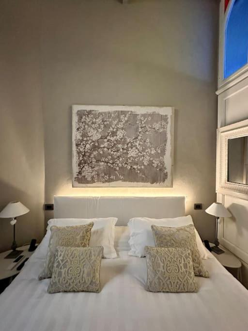 Apartment Lambe Next To Ponte Vecchio And Uffizi - Lovetheapartments *