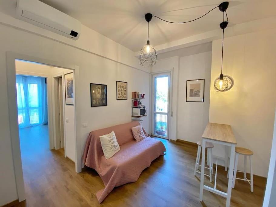 Fevira Airport Free Parking Apartment *