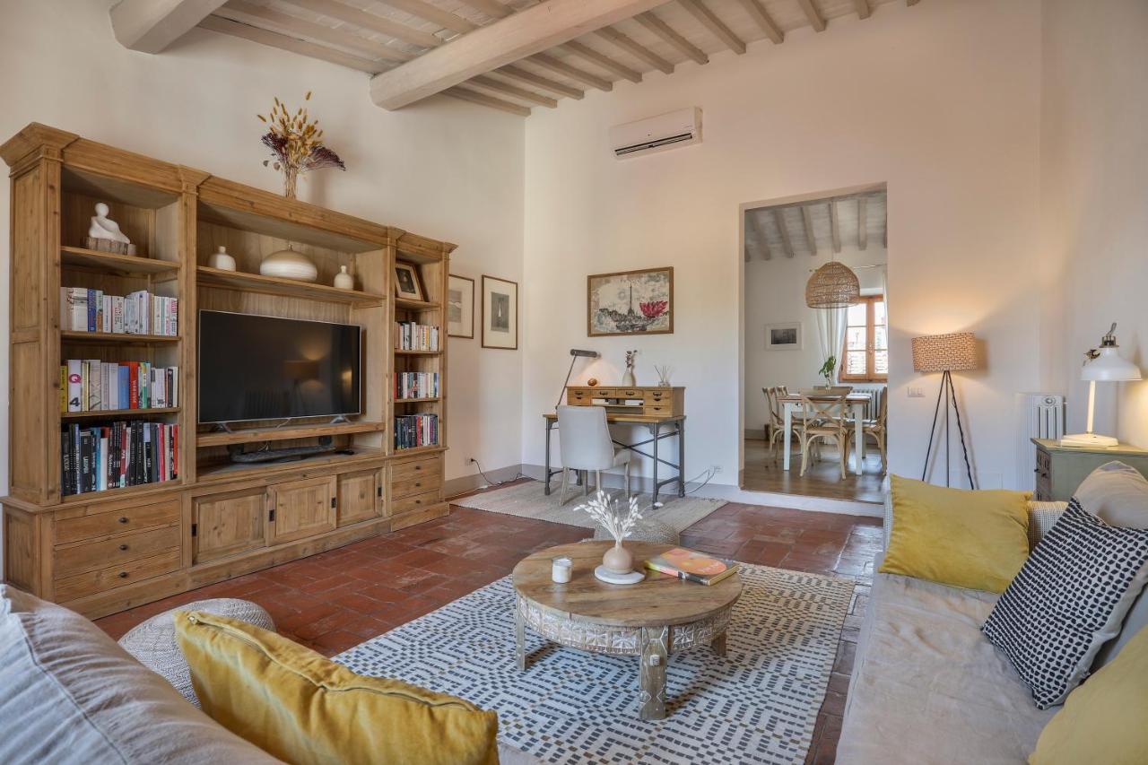 Panoramic Loft With Terrace Near Ponte Vecchio Apartment