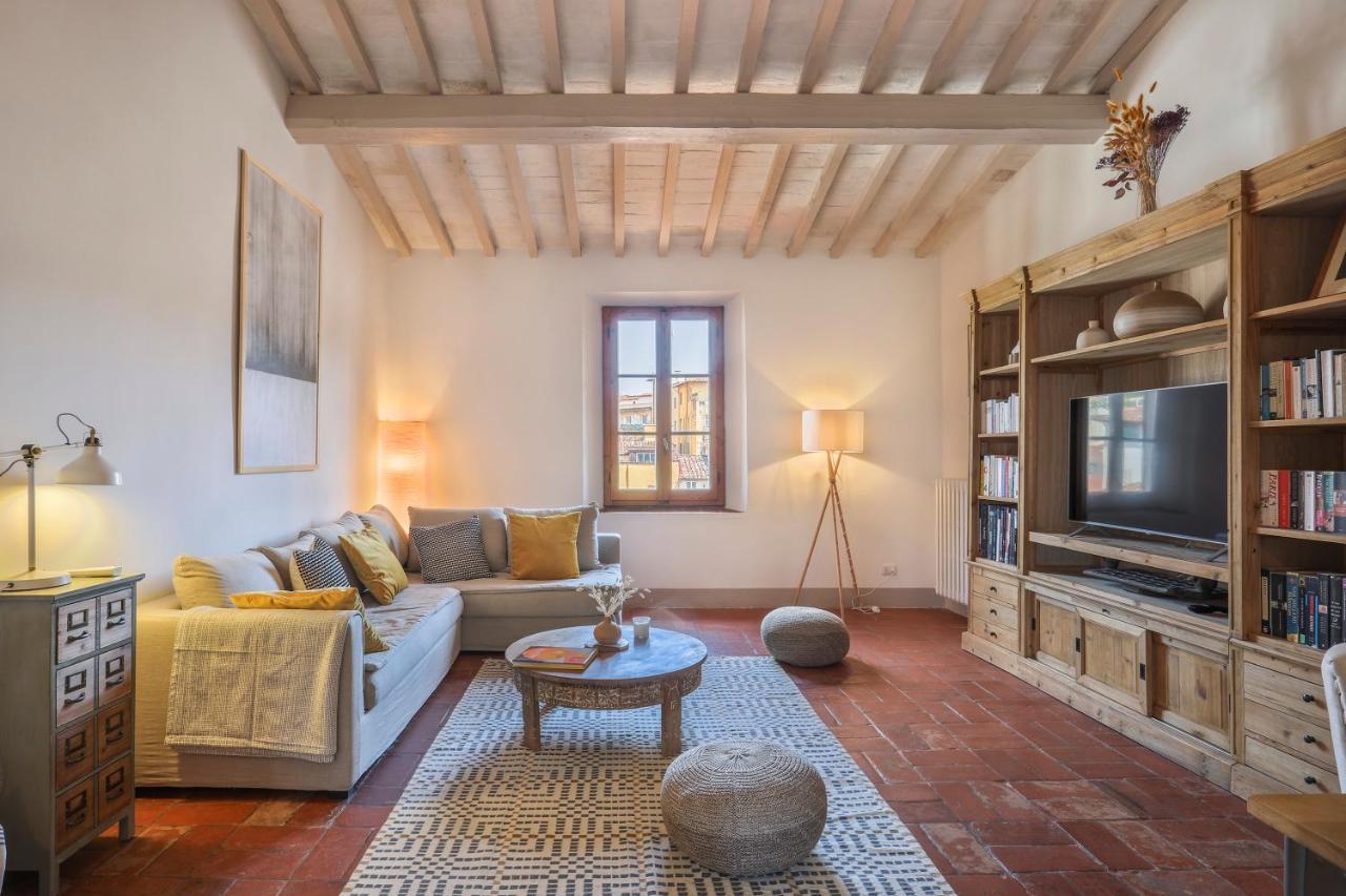 Apartment Panoramic Loft With Terrace Near Ponte Vecchio Florence