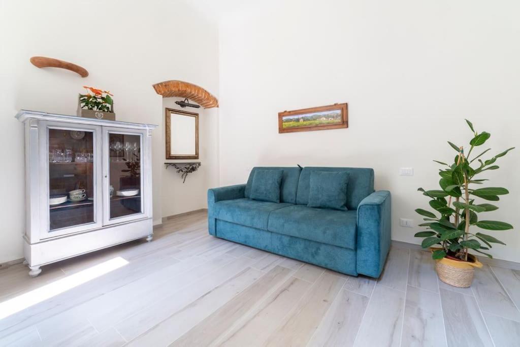 Casa Lorenzo With A Quiet Tiny Patio Apartment *