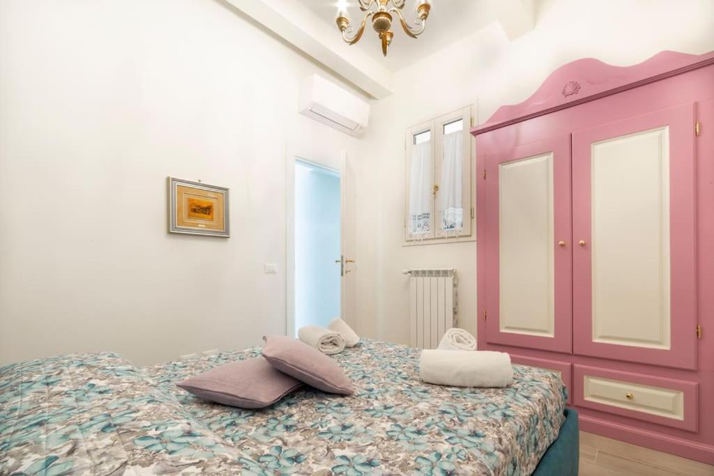 Apartment Casa Lorenzo With A Quiet Tiny Patio Florence