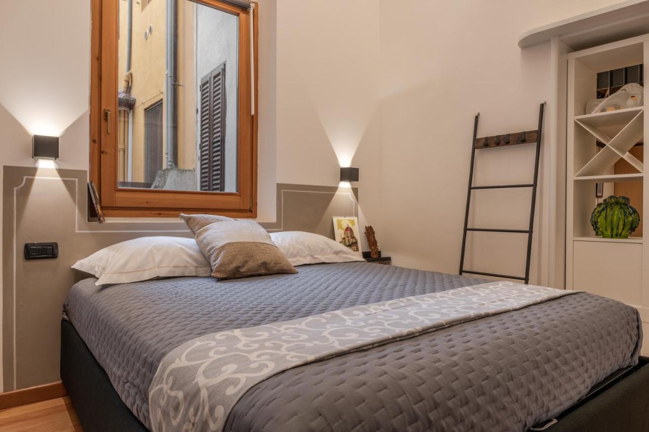Pitti Design Apartment Florence