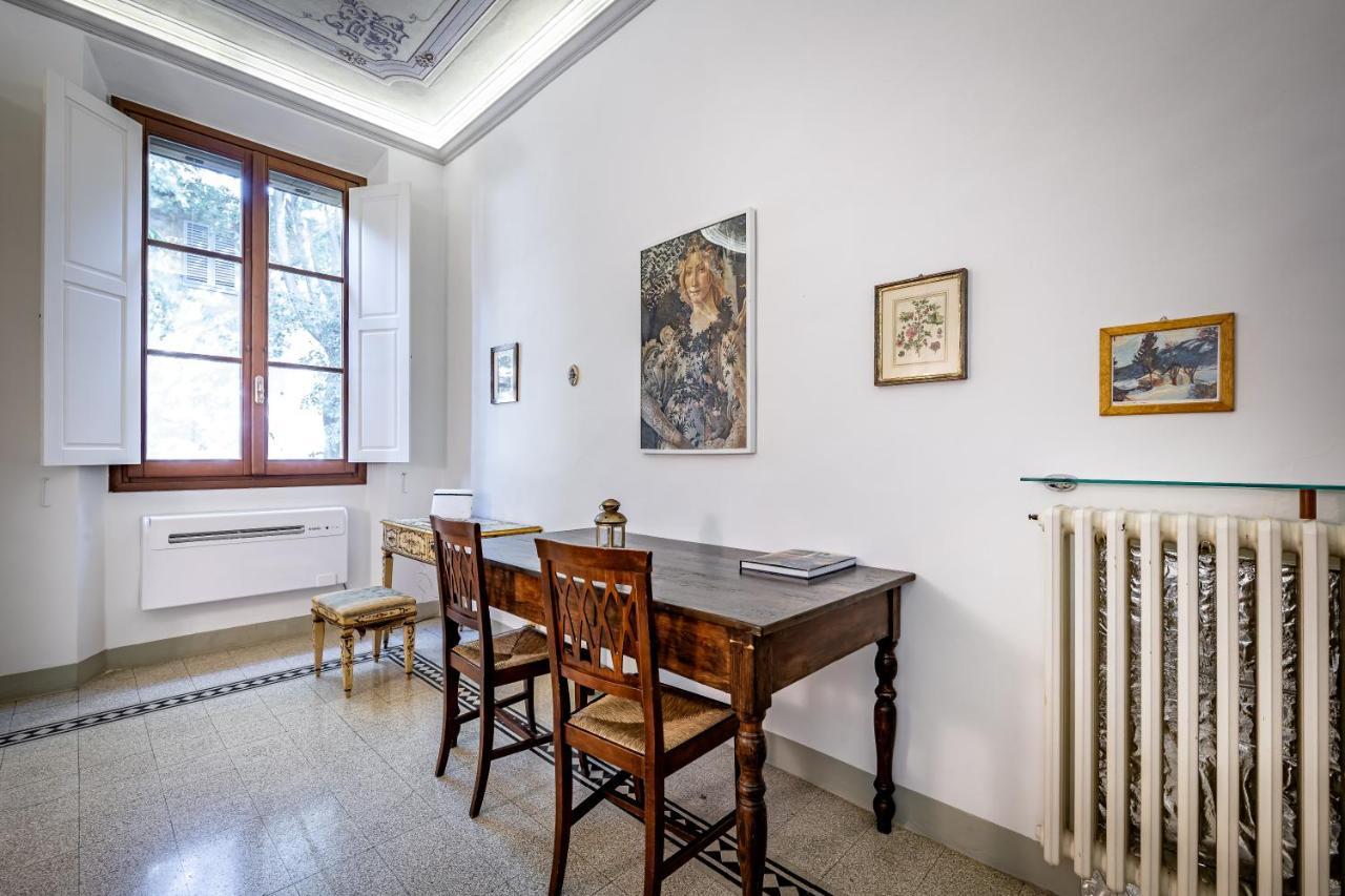 Yid Laura Appartement *