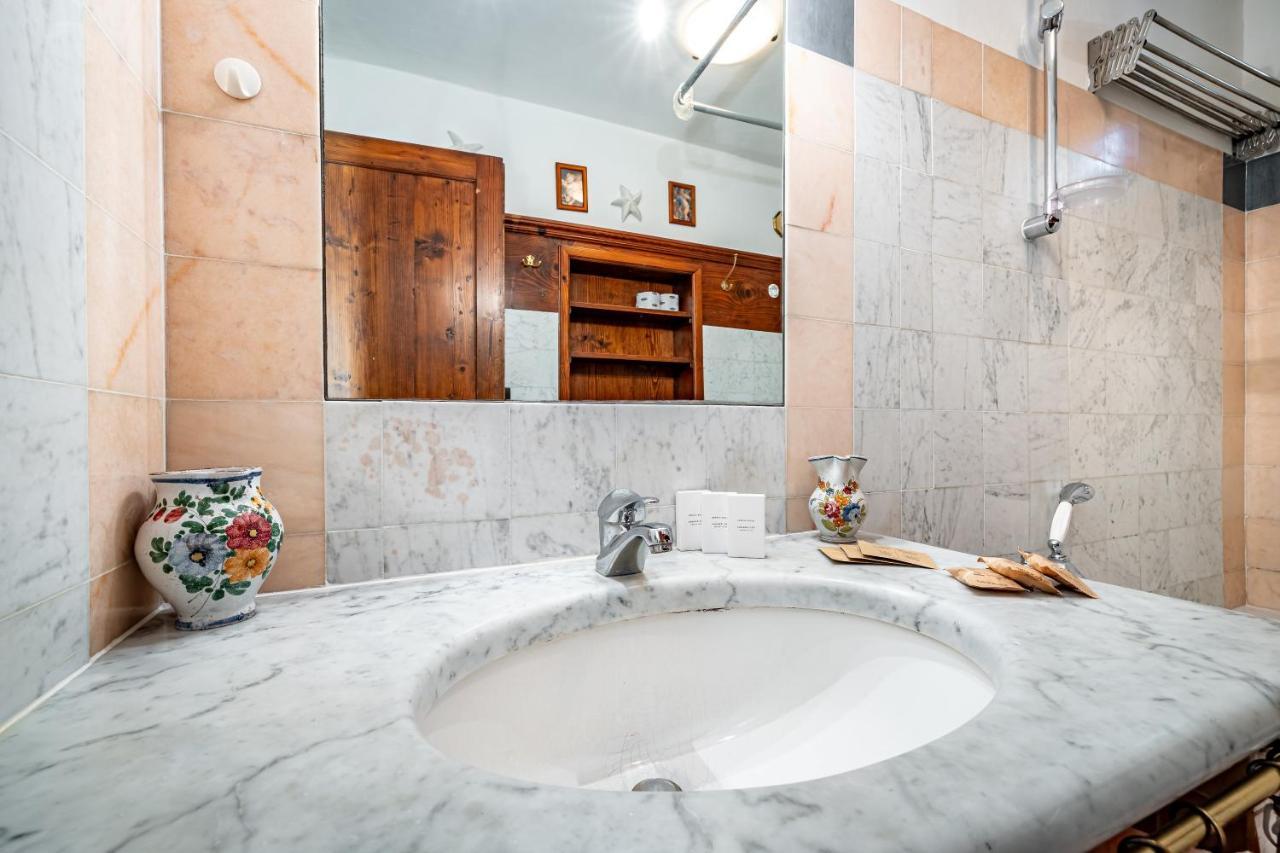 Yid Laura Appartement *