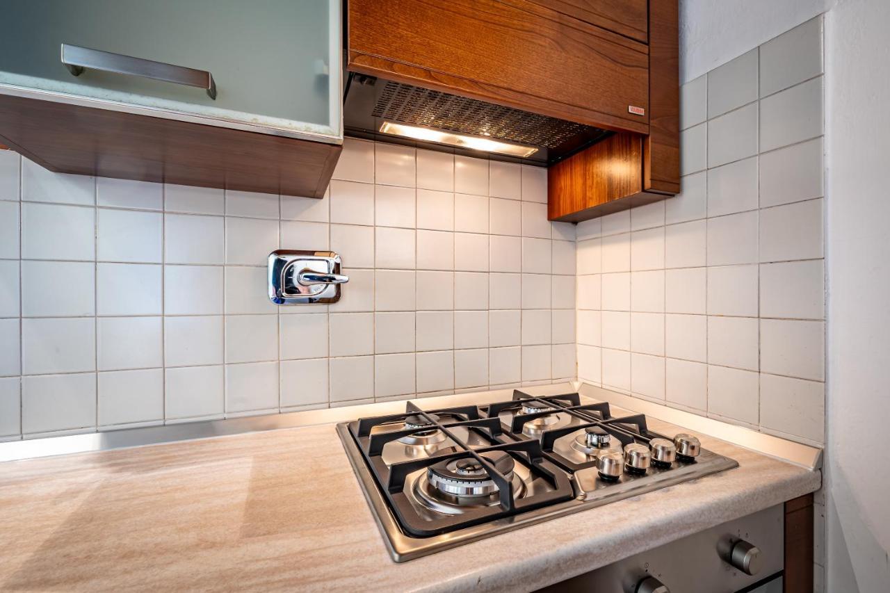 Yid Laura Appartement *
