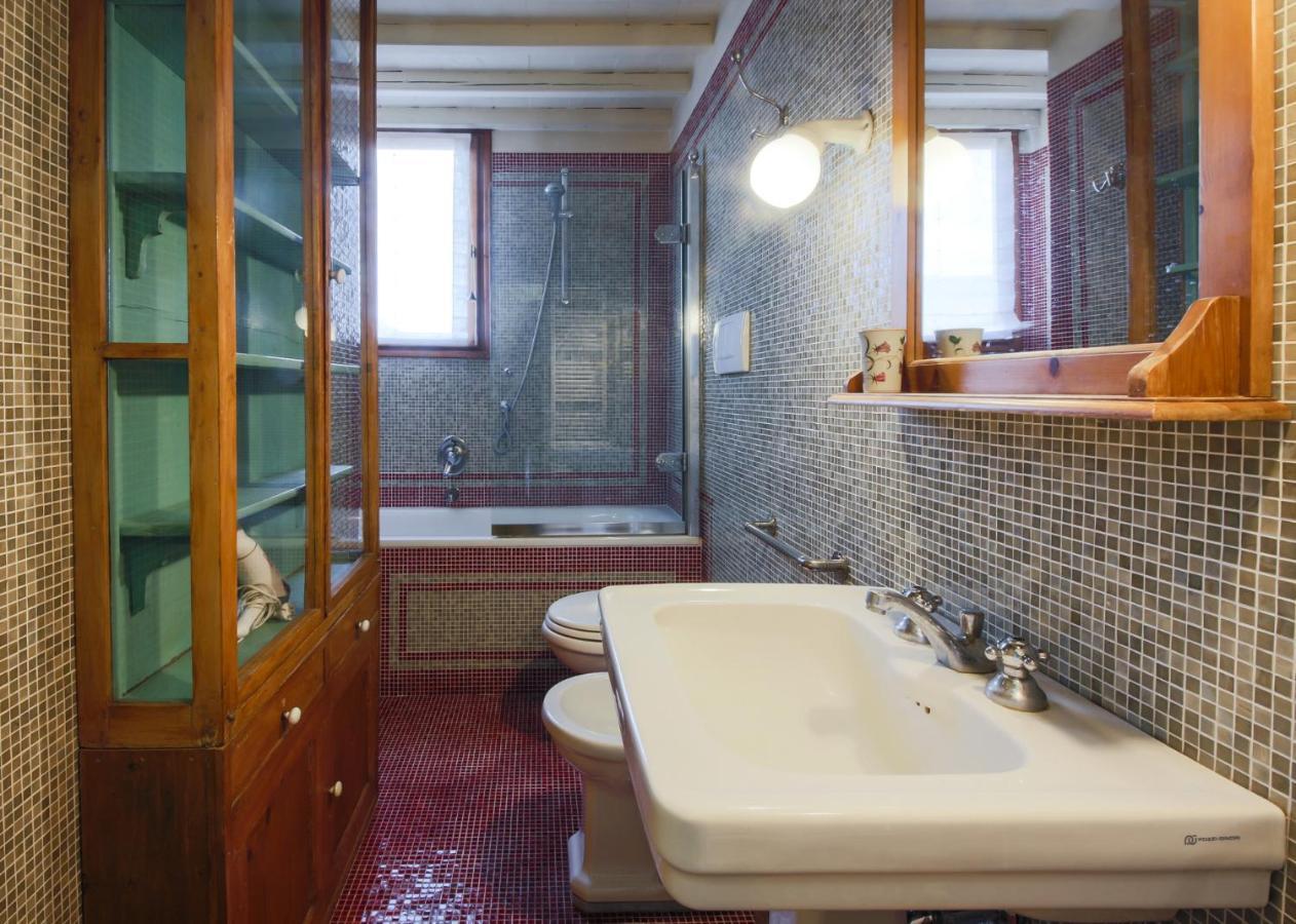 Florence- Borgo Pinti With Frescoes Apartment Florence