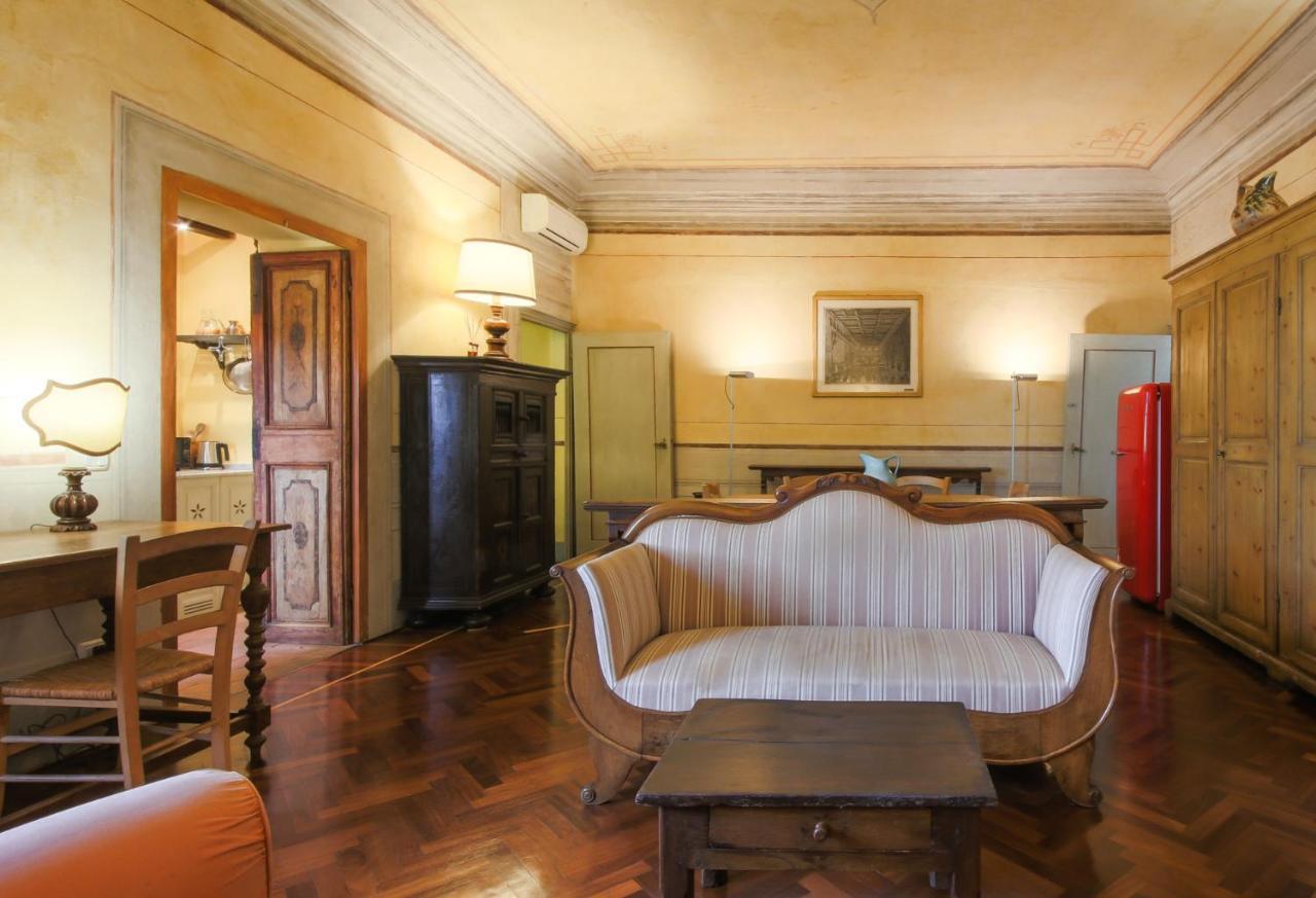 Florence- Borgo Pinti With Frescoes * Florence