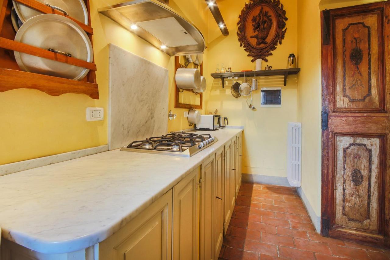 Florence- Borgo Pinti With Frescoes Apartment Florence