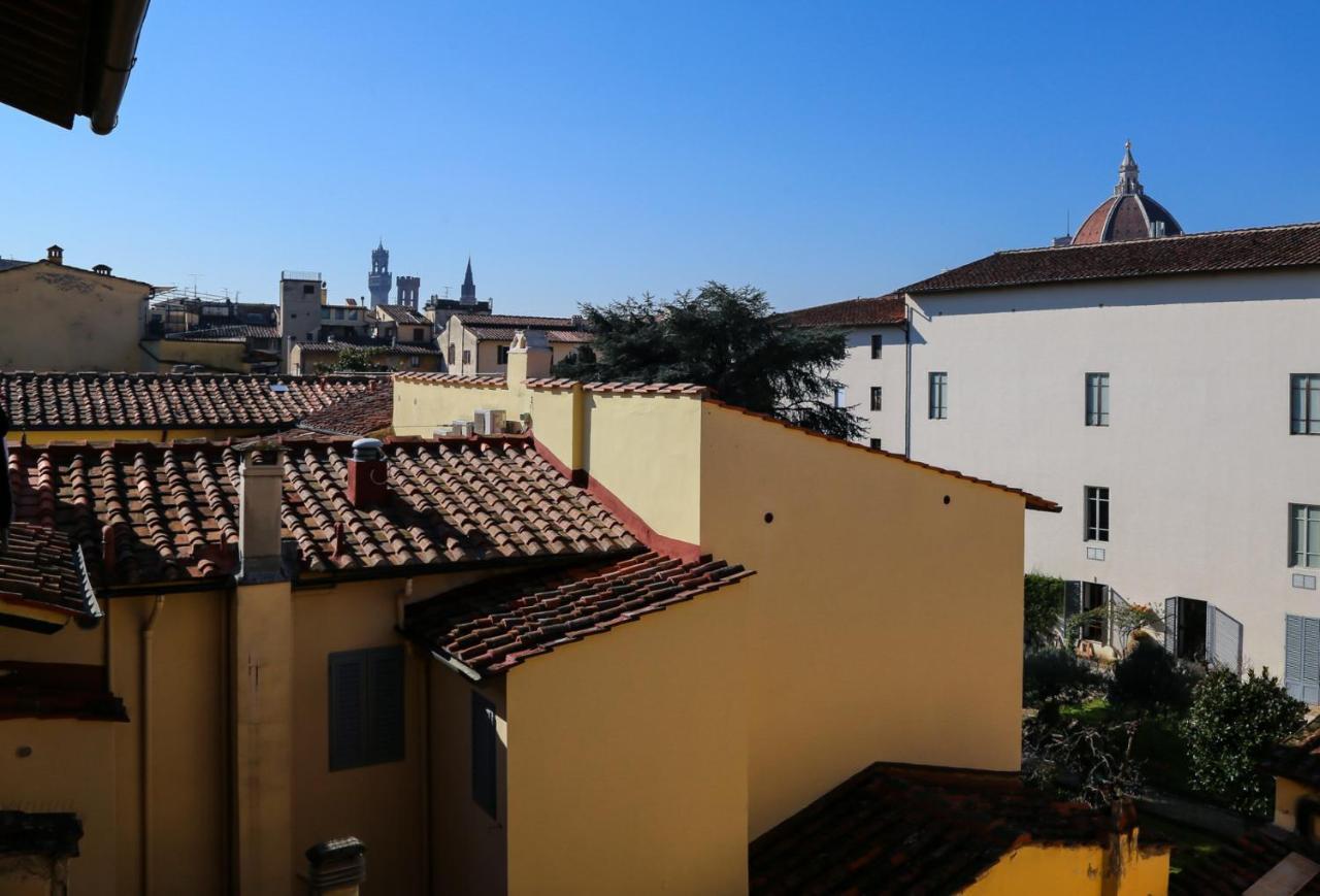 Florence- Borgo Pinti With Frescoes Apartment