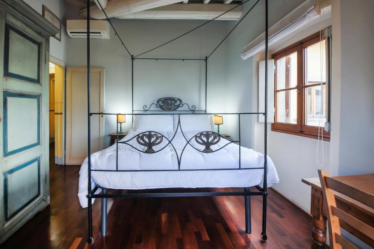 Apartment Florence- Borgo Pinti With Frescoes