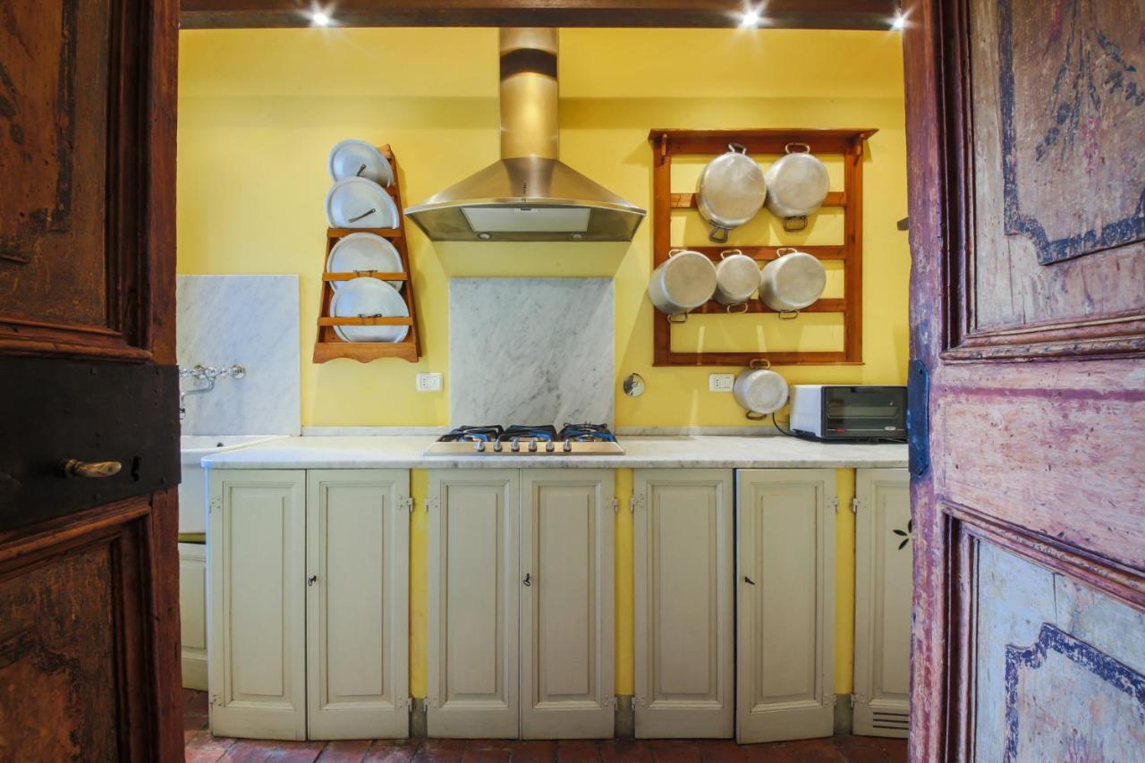 Florence- Borgo Pinti With Frescoes Apartment Florence