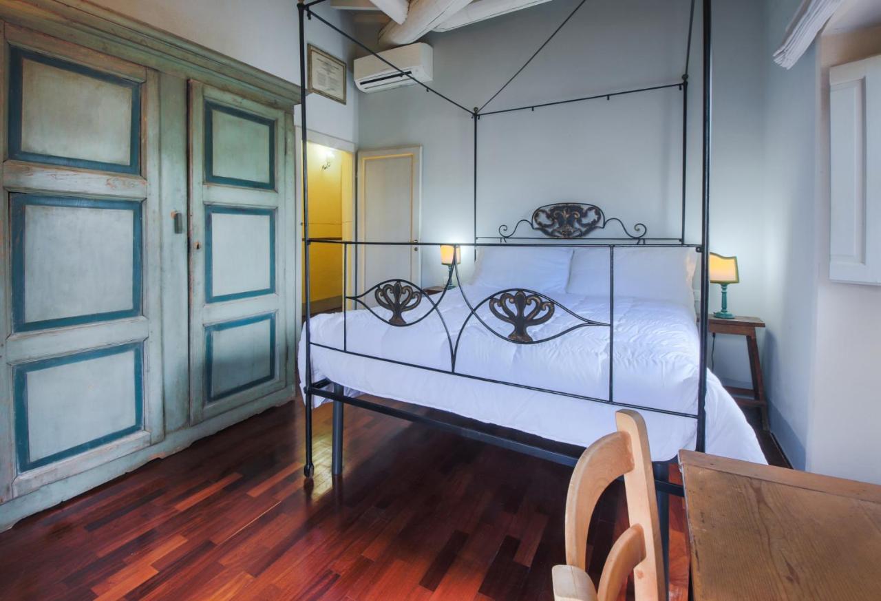 Florence- Borgo Pinti With Frescoes Apartment *