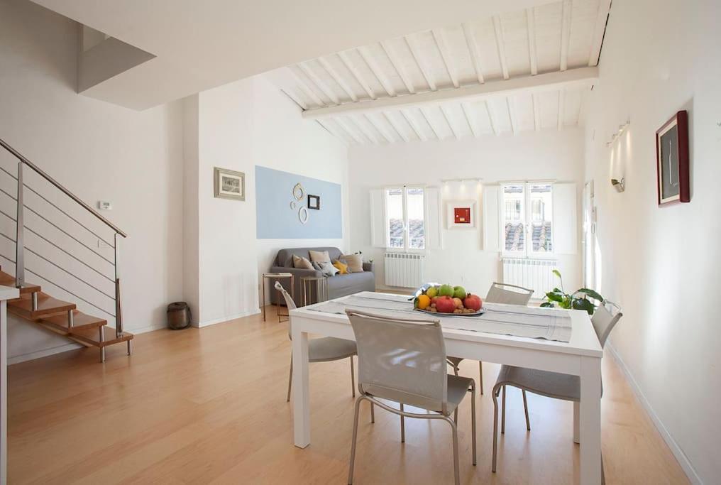 Design Home: Uffizi-ponte Vecchio Charm Apartment *
