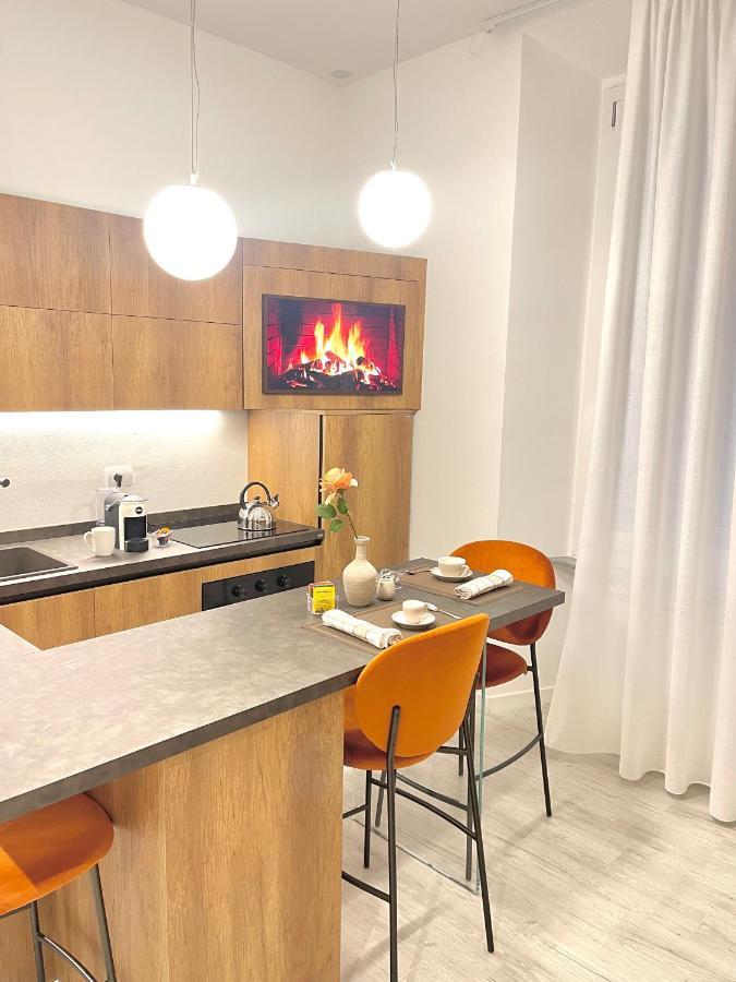 Casa Cavour Brown Apartment *