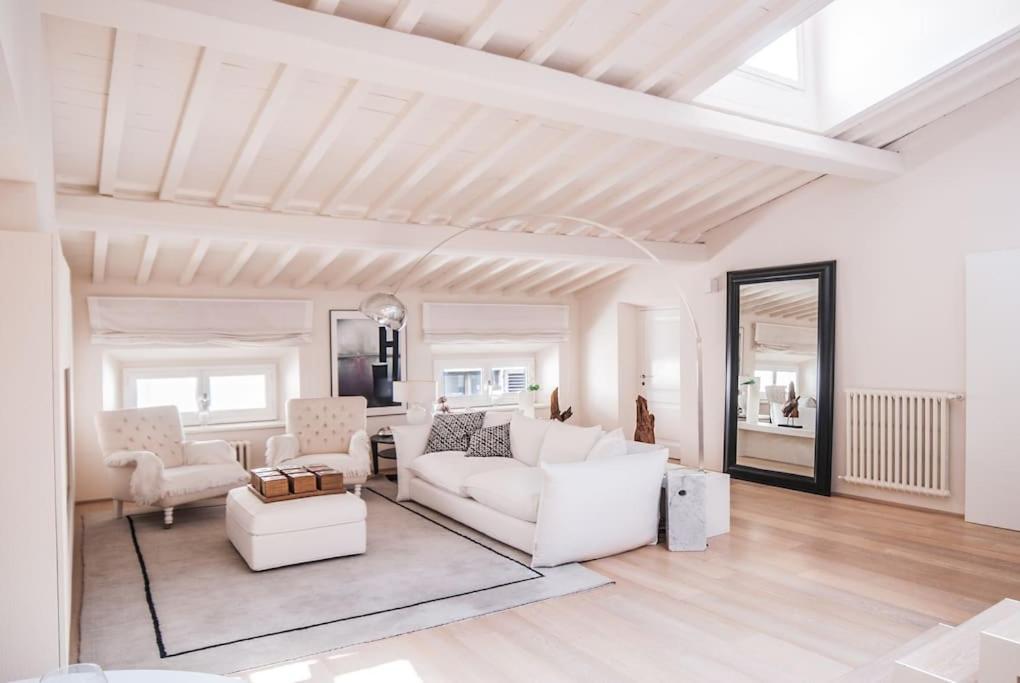 Modern Loft 2pax- Ponte Vecchio Apartment *