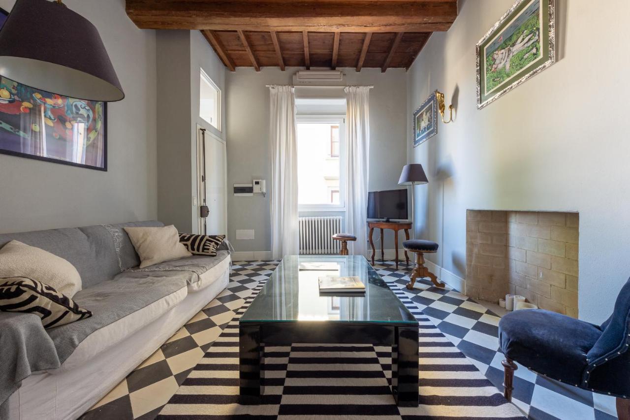 Modern Magnoli View In Ponte Vecchio Apartment *