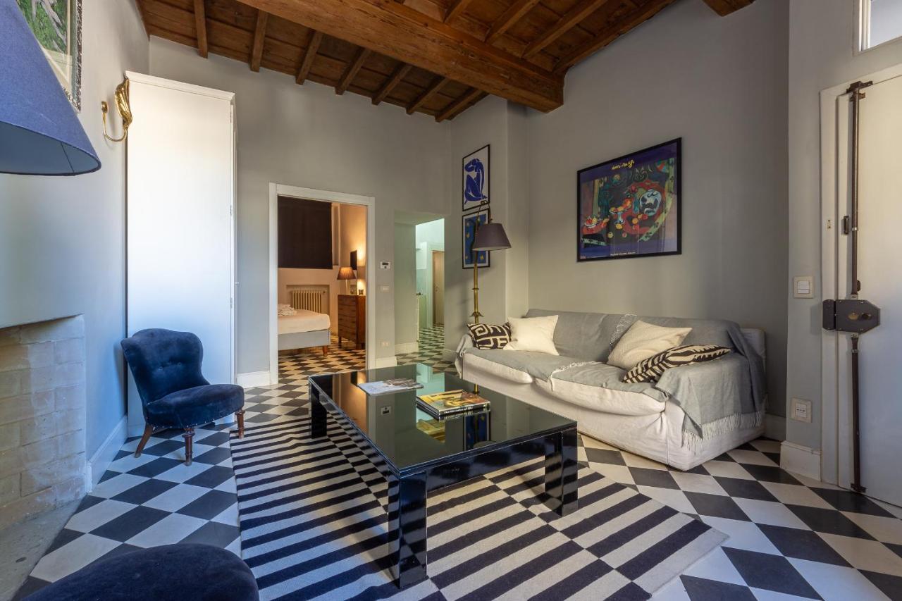 Modern Magnoli View In Ponte Vecchio Apartment Florence