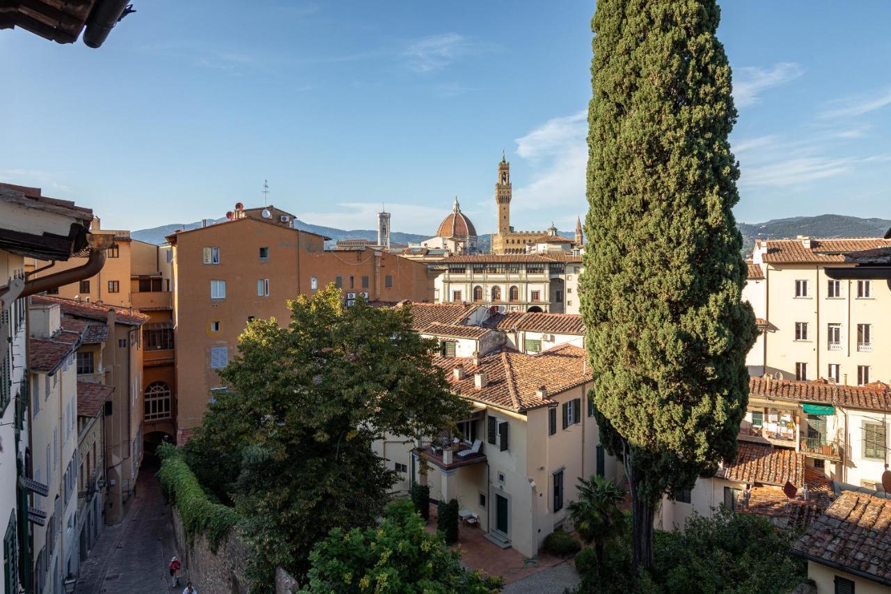 Apartment Modern Magnoli View In Ponte Vecchio Florence