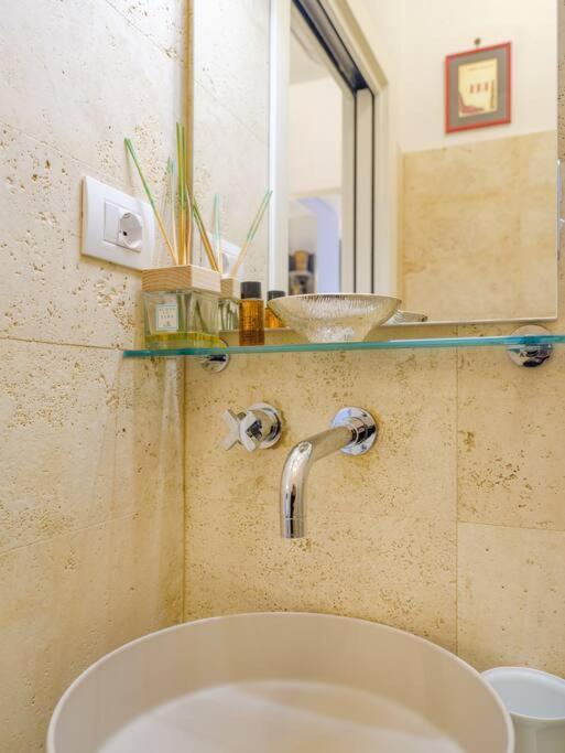 Casa Silvia - Honeymoon Flat With Terrace Florence