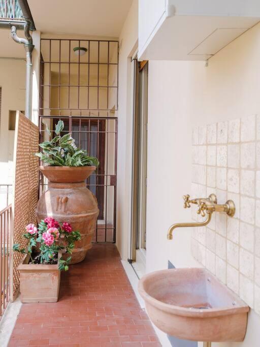 Casa Silvia - Honeymoon Flat With Terrace * Florence