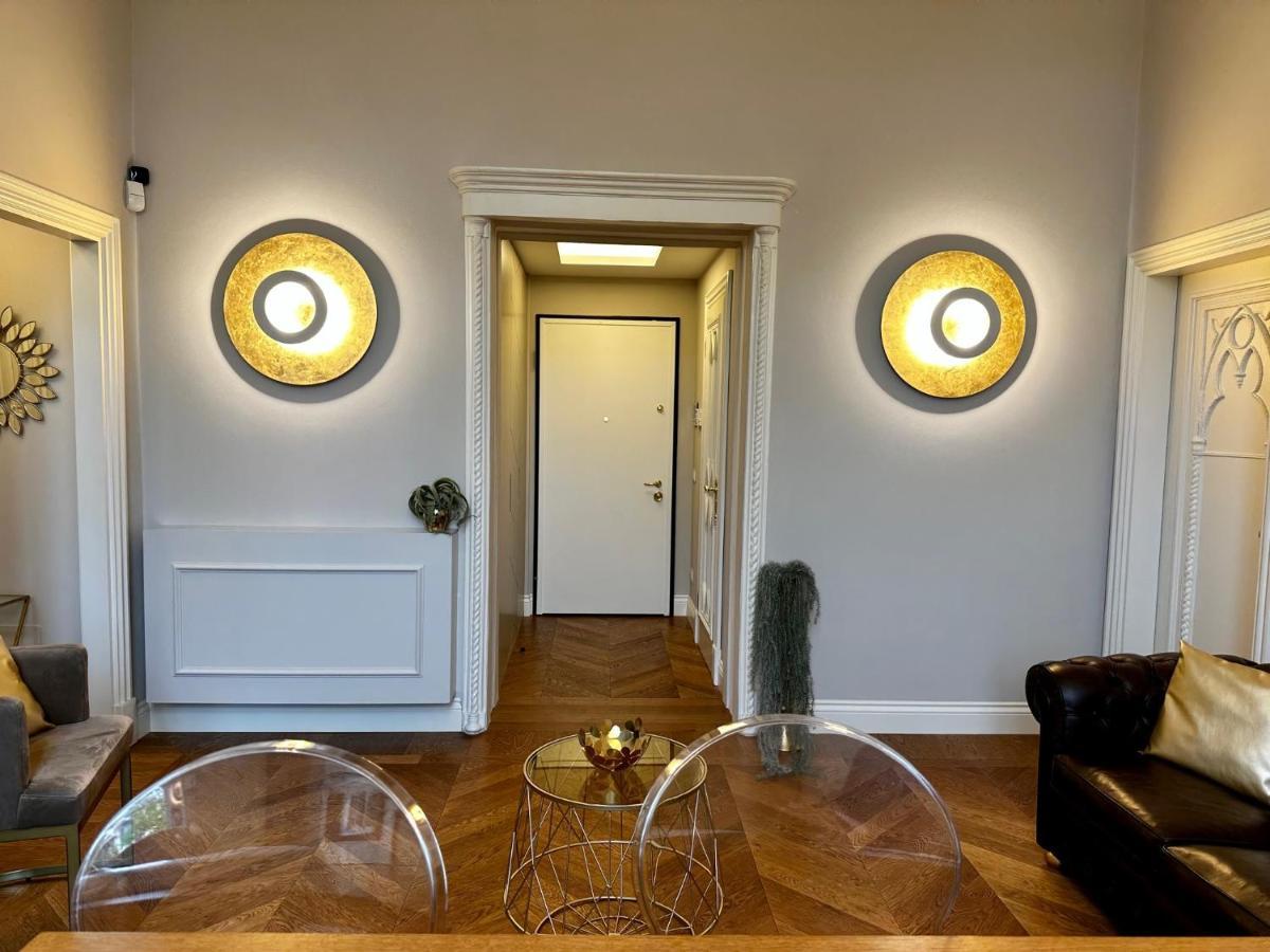 Elegance In The Center Of Florence: Palazzo Apartment Florence