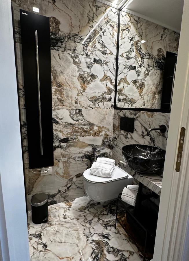 Elegance In The Center Of Florence: Palazzo *