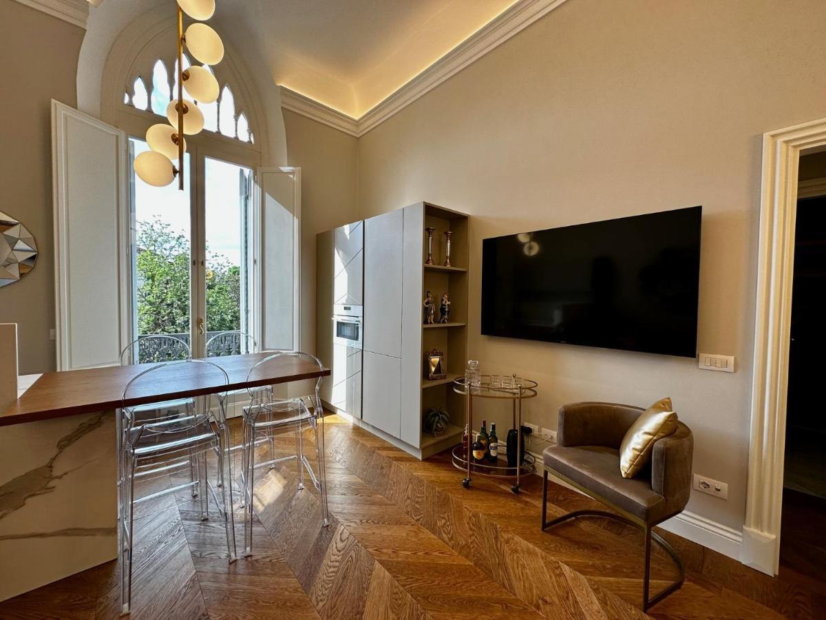 Elegance In The Center Of Florence: Palazzo Apartment