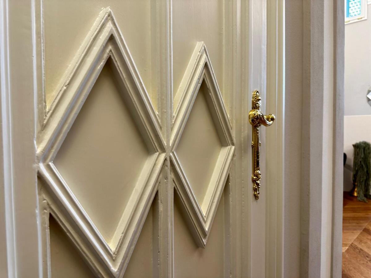 Elegance In The Center Of Florence: Palazzo