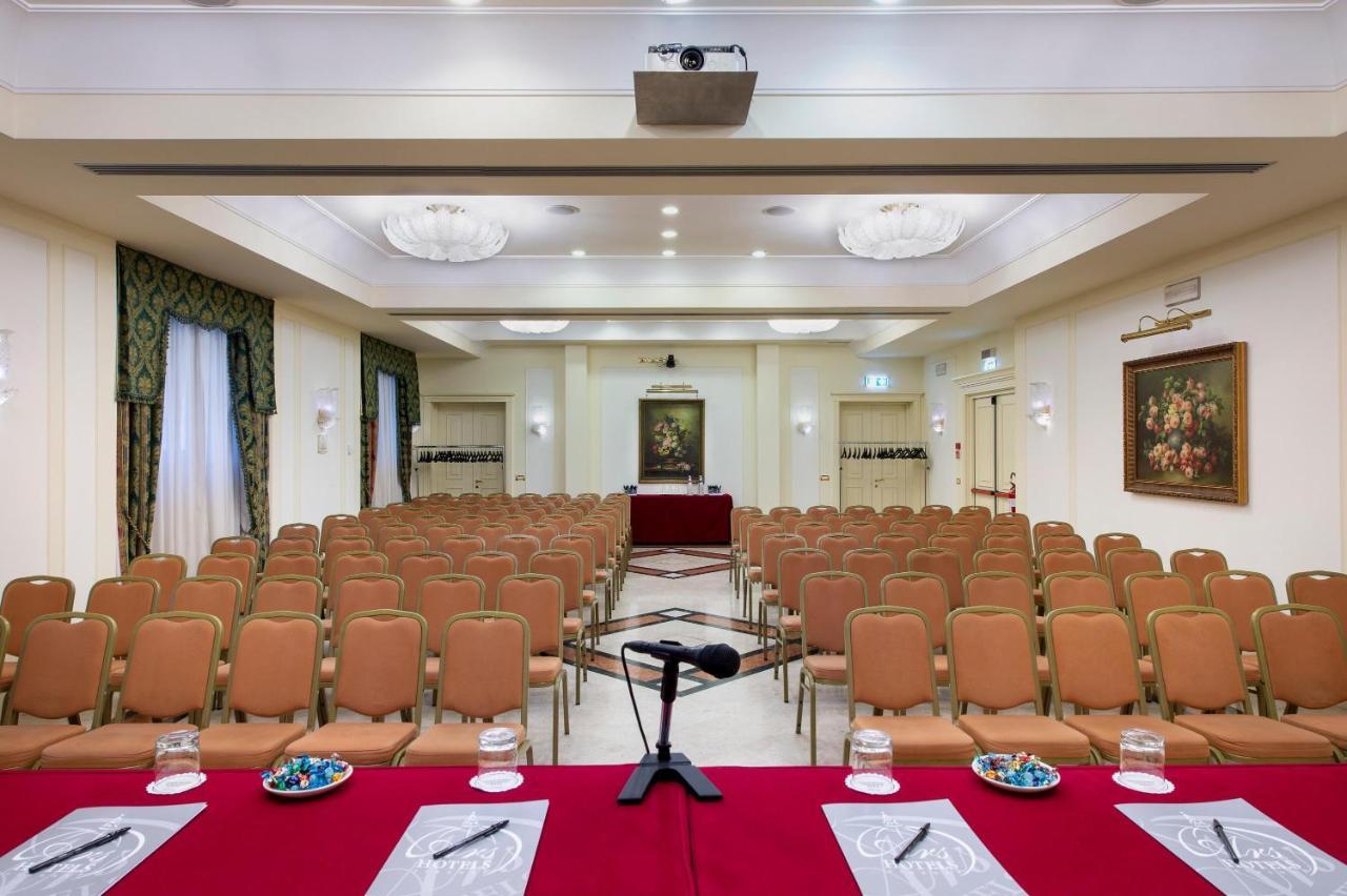 Grand Adriatico 4* Florence